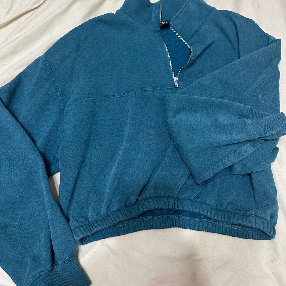 Forever 21 Cropped Sweatshirt